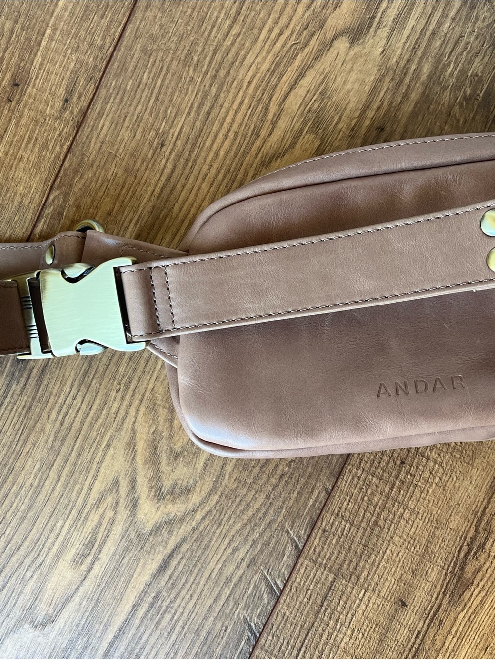 Andar Indie Dusk Leather Crossbody Bag - Picture 6 of 15